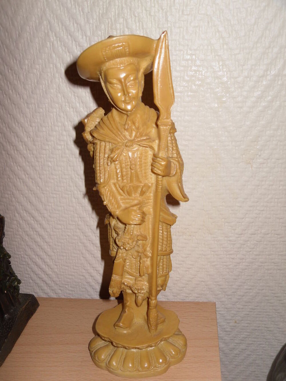 Statue Guerrier Asiatique vintage ann&eacute;es 60s 26cm.
Dcoration