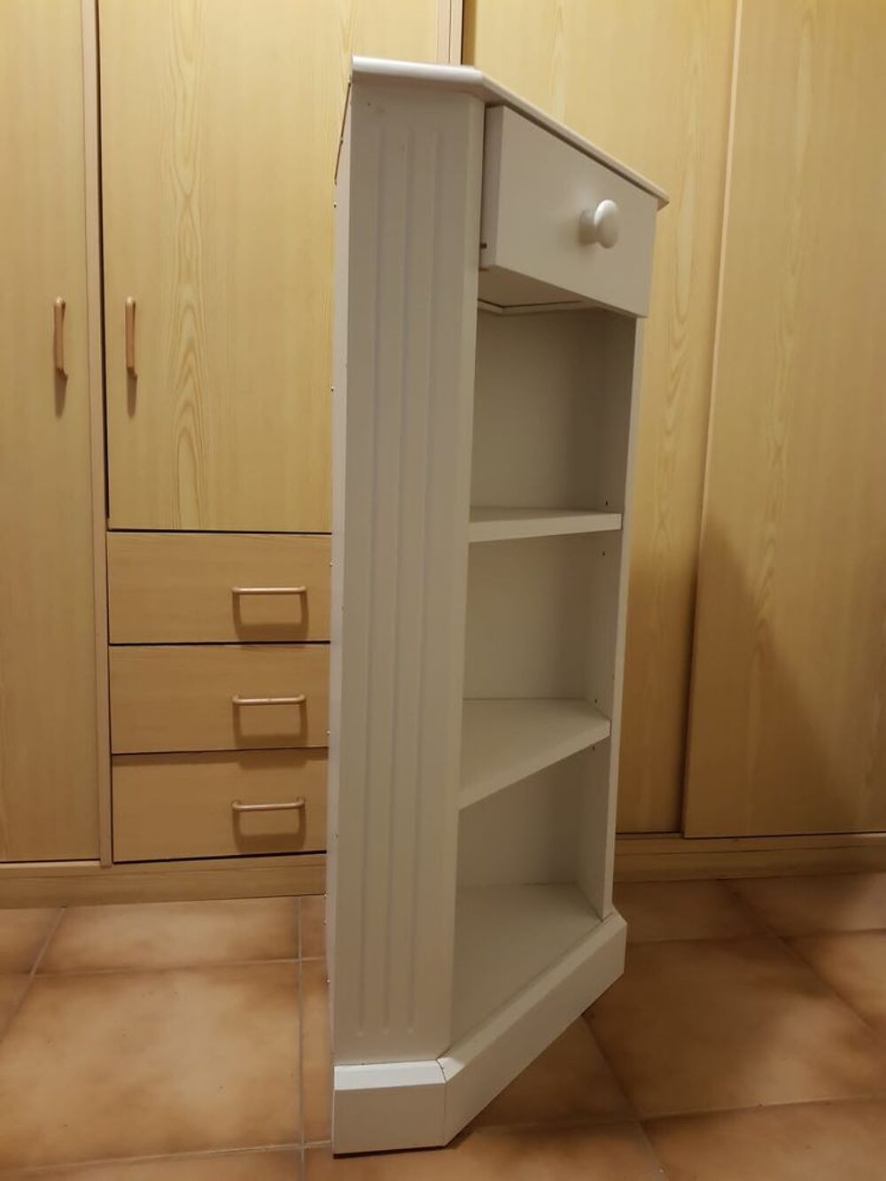 Etag&egrave;re d'angle en pin blanc Meubles