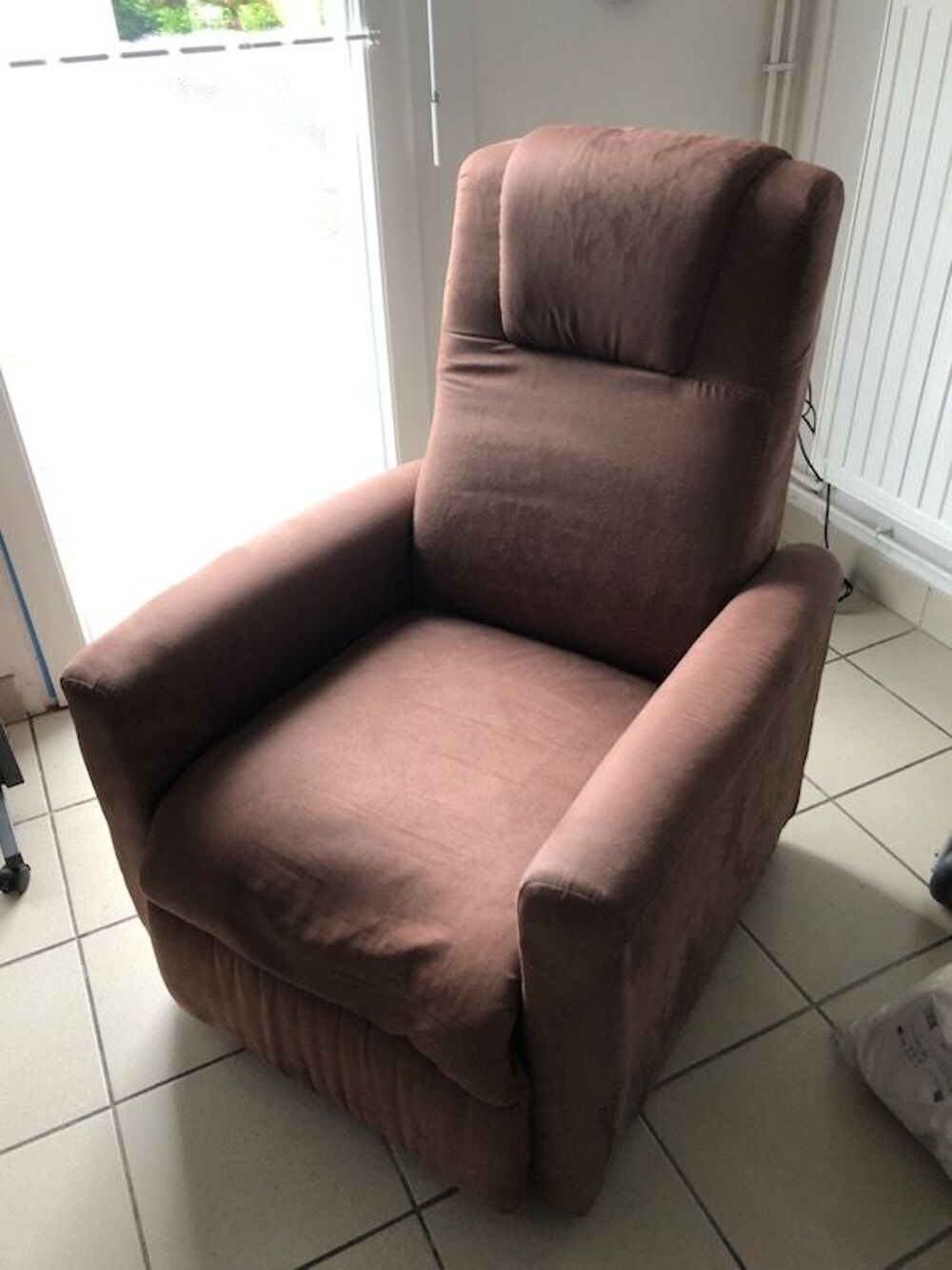 Fauteuils &eacute;lectriques relax releveurs Meubles