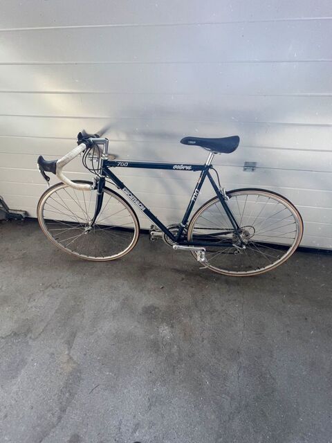 CAUSE DEMENAGEMENT VELO ROUTE MIXTE DECATHLON COBRA 700 110 La C�te-Saint-Andr� (38)