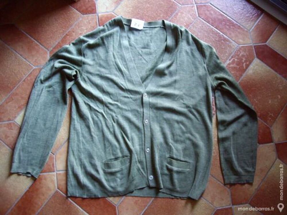 Gilets HOMME Taille M + Taille 3 et 4 &agrave; 2 € Vêtements