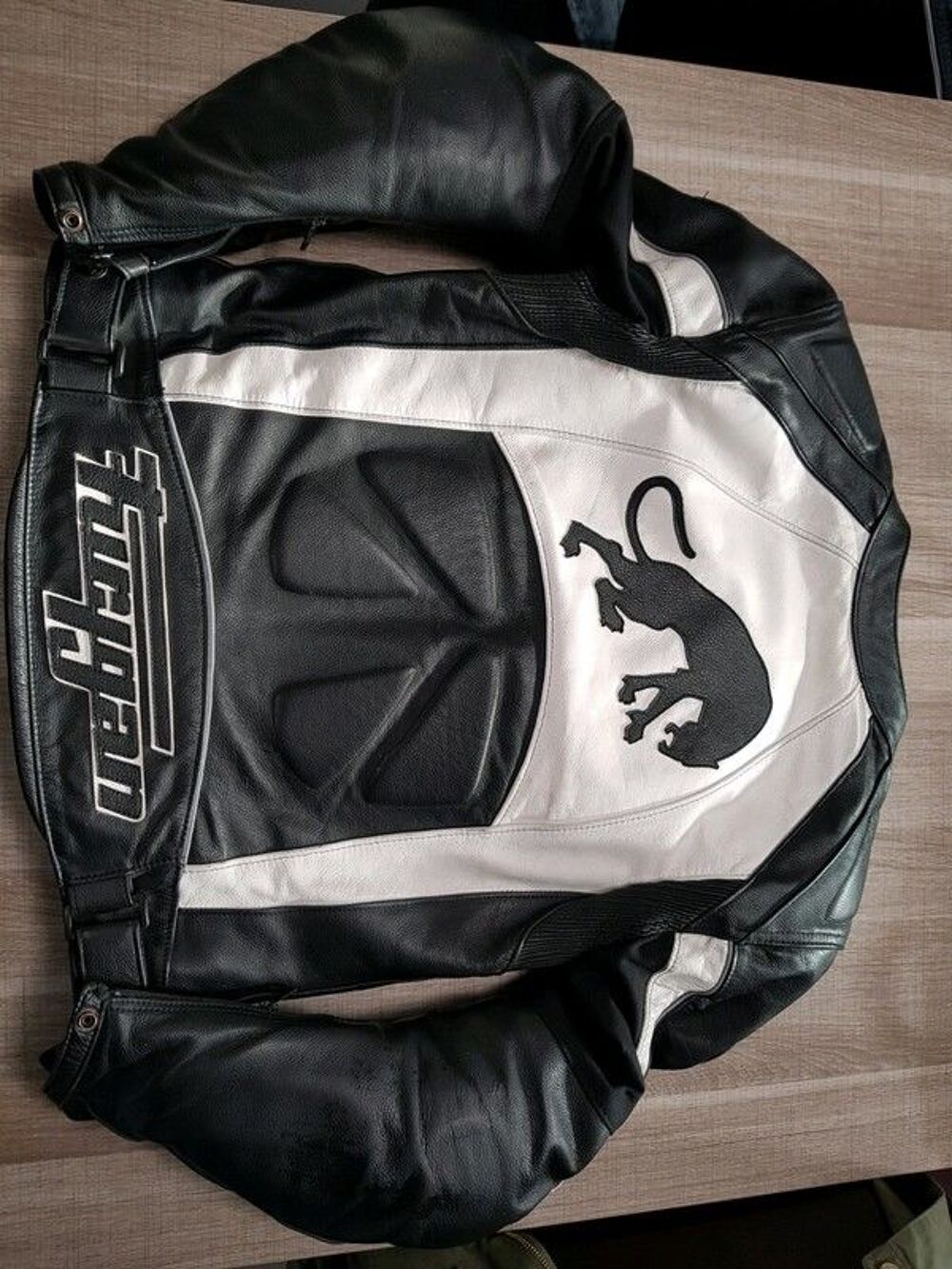 Ensemble moto cuir Furygan
Vêtements