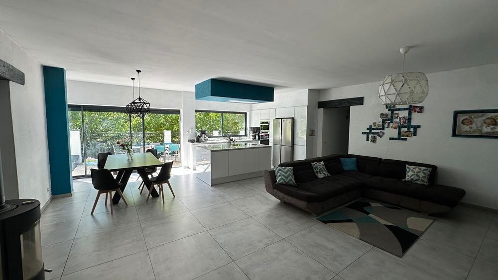 Vente Villa Villa de plein-pied 141.5m2 - 5 chambres - Piscine Forcalqueiret