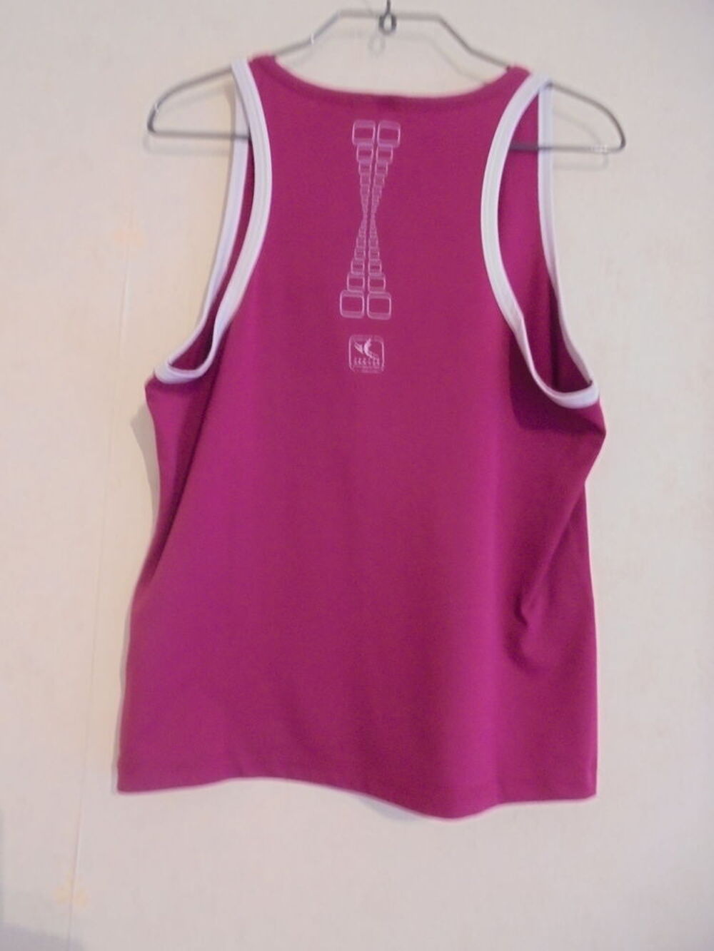 D&eacute;bardeur fuchsia (93) Vêtements