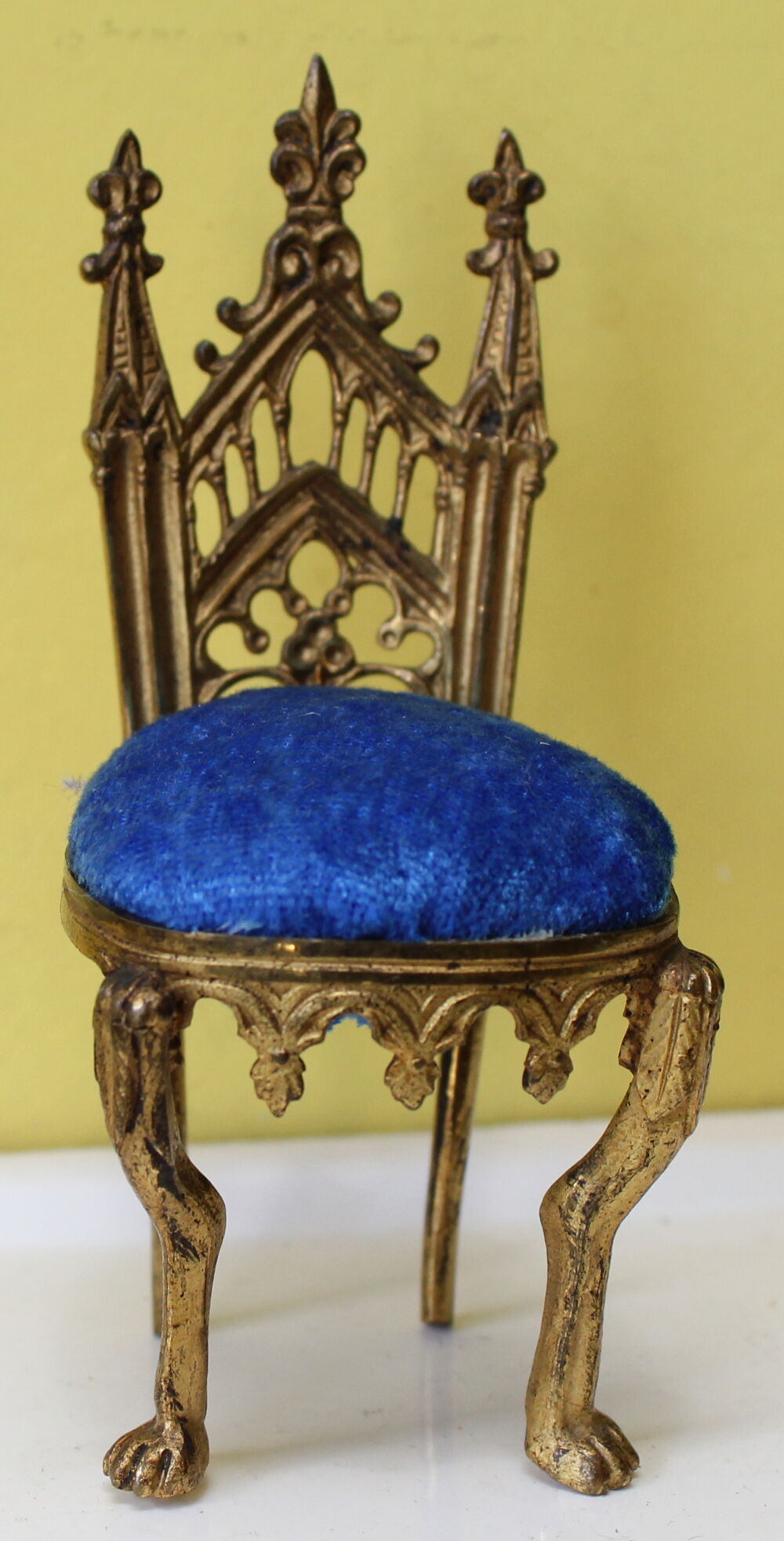 Chaise miniature Porte montre gothique r&eacute;gule ou laiton XIX 