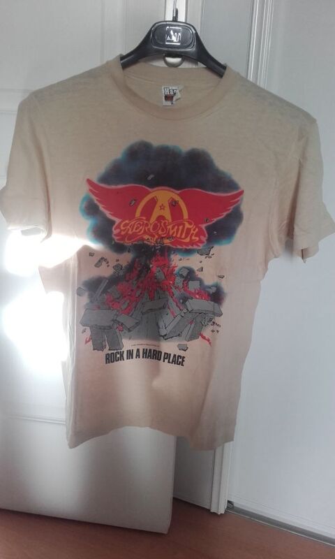 T-Shirt : Aerosmith - Rock In A Hard Place 1982 - Taille : M 200 Angers (49)