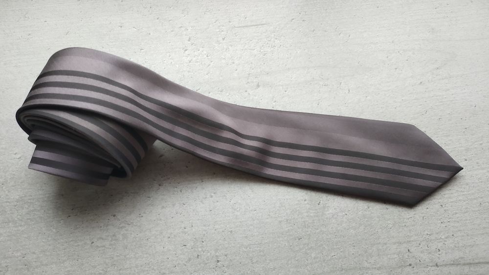 Cravate Brice - Gris Anthracite &agrave; Larges Rayures Gris Fonc&eacute; Vêtements