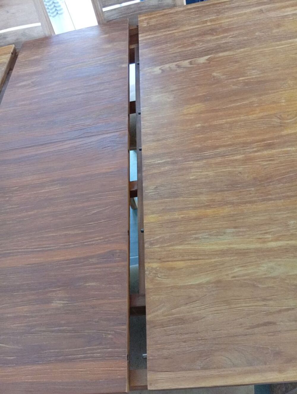 Superbe Table salle &agrave; manger carr&eacute;e en ch&ecirc;ne massif lasur&eacute;e Meubles