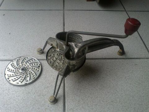 Moulin � l�gumes de 1950 20 Challans (85)