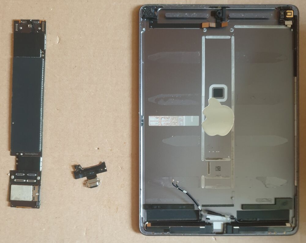Lot tablettes pour pi&egrave;ces 15 Téléphones et tablettes