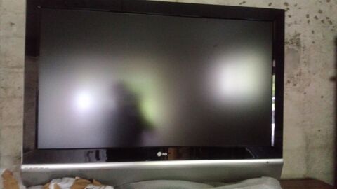 Grand t�l�viseur marque LG avec enregistreur. 100 Les Brouzils (85)