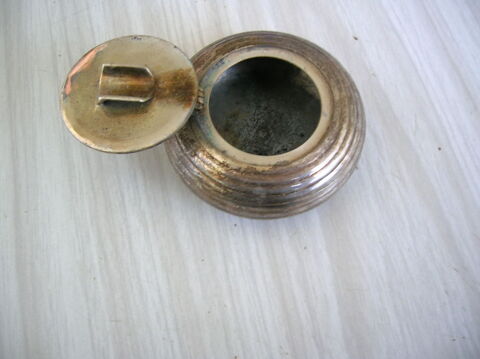 Cendrier m�tal argent� 13 Nantes (44)