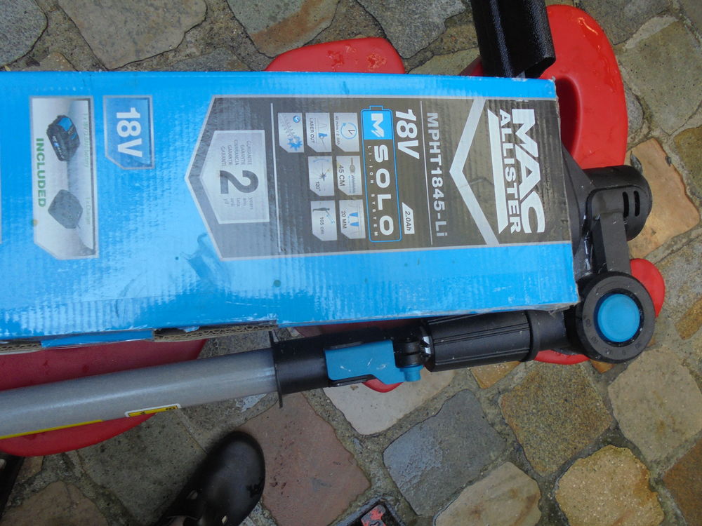 TAILLE HAIE SUR BATTERIE Jardin