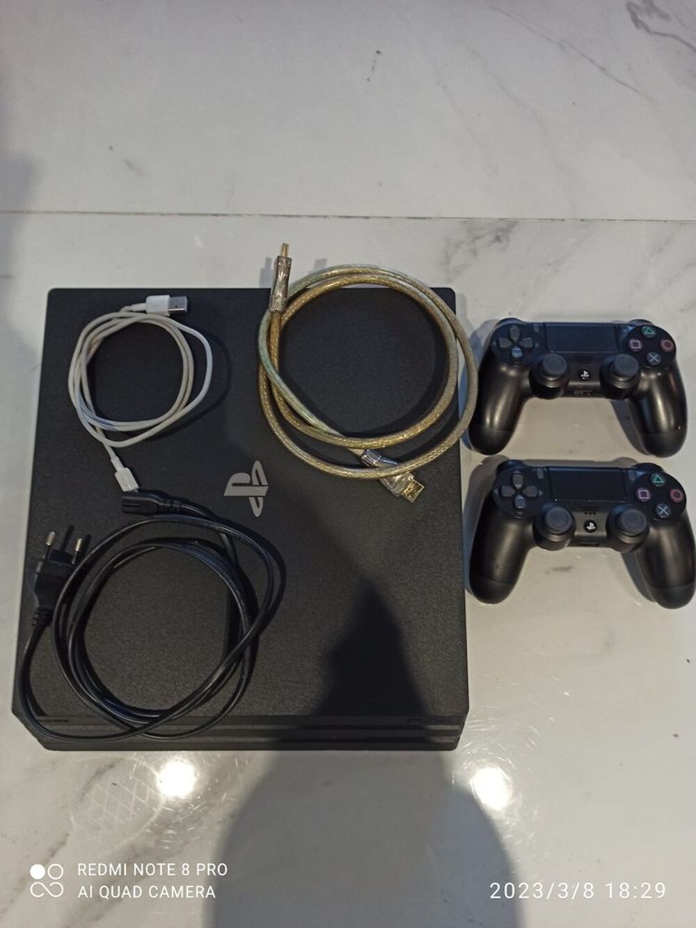 PlayStation 4 pro noire 1to Consoles et jeux vidéos