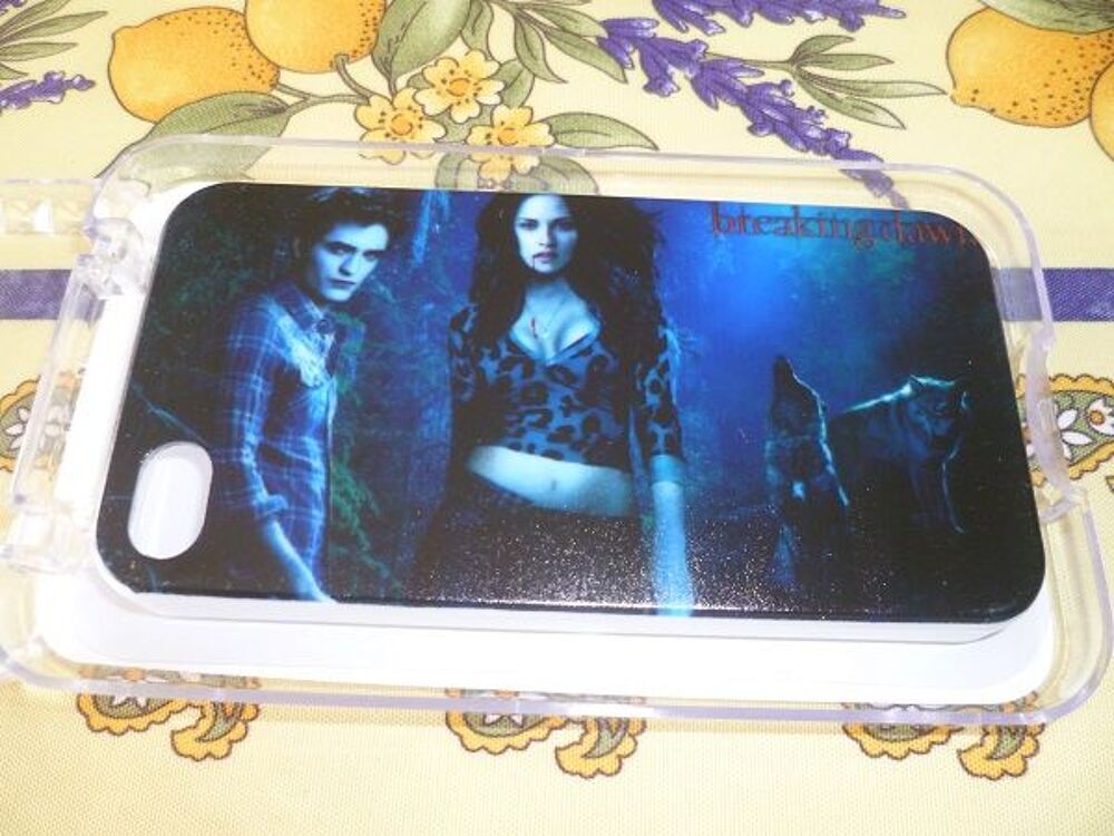 coque iphone 4 twilight cullen bella edward loup Téléphones et tablettes