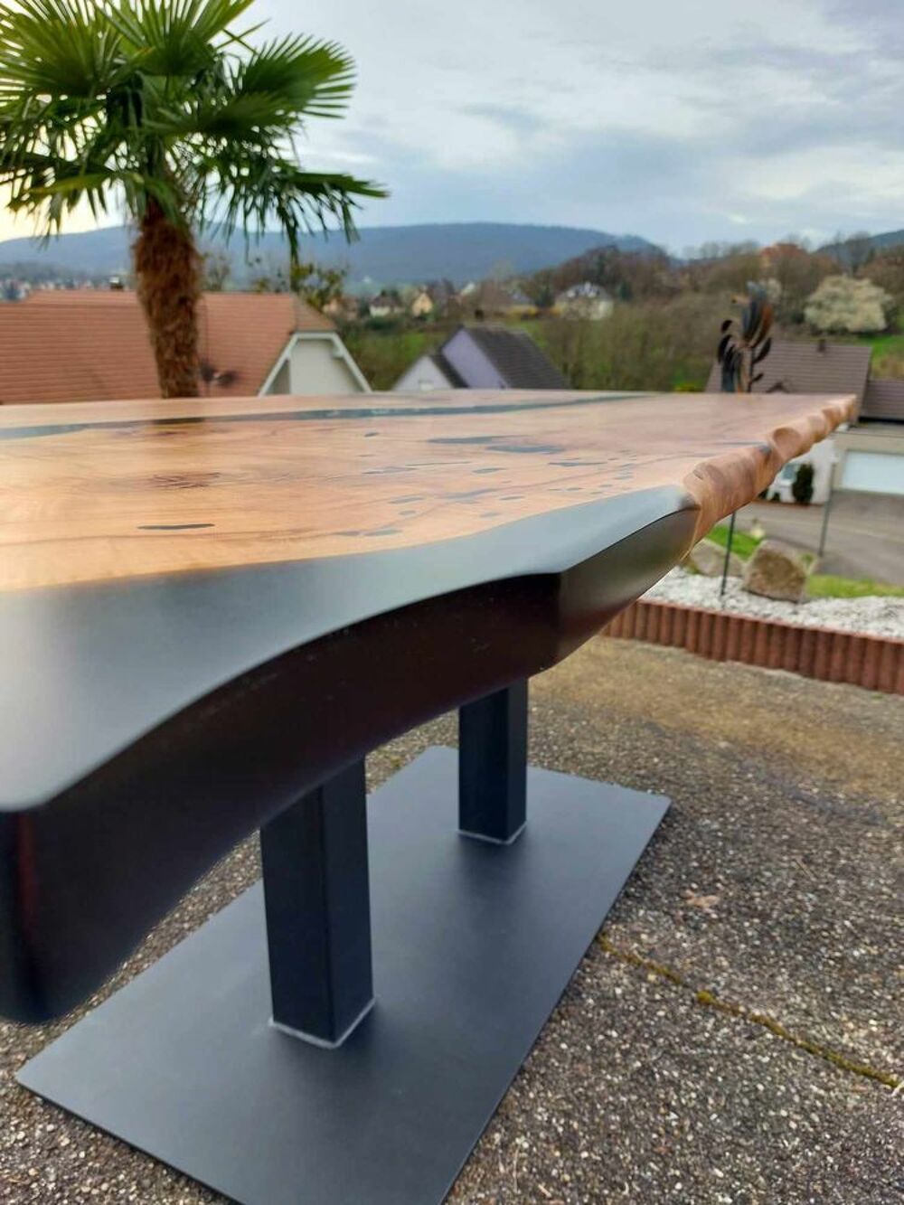 Table unique en r&eacute;sine &eacute;poxy et bois noble Meubles
