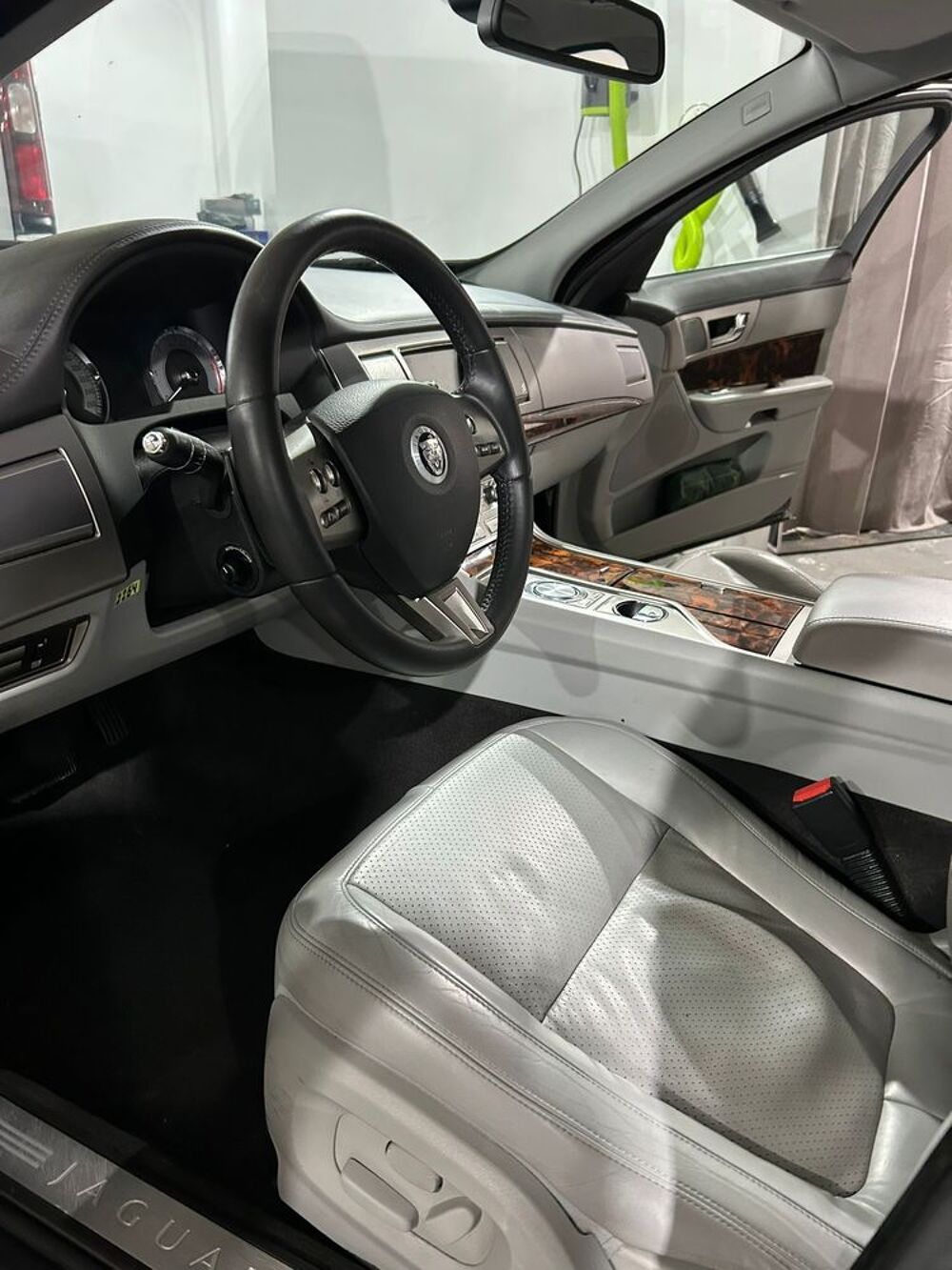 XF 2.7d Luxe Pr&eacute;mium 2009 occasion 59310 Auchy-lez-Orchies