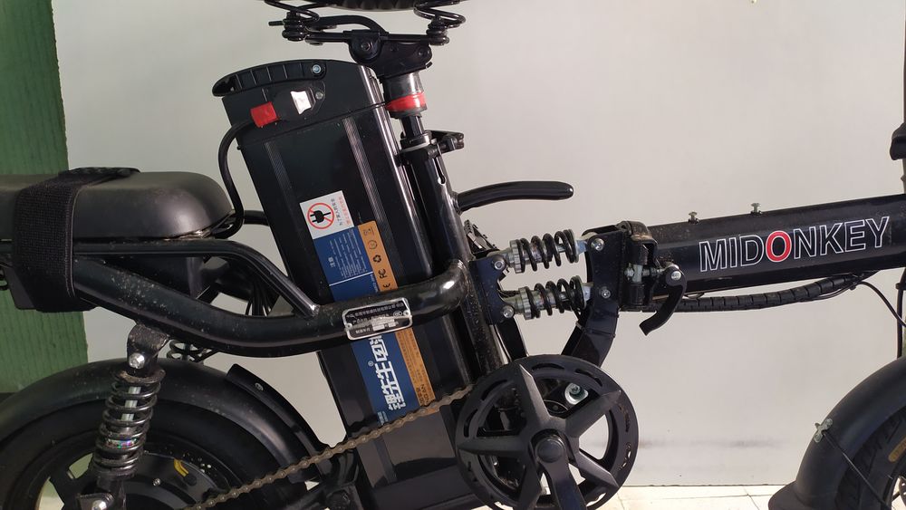 VELO ELECTRIQUE de VILLE de 14 POUCES PLIABLE . Vélos