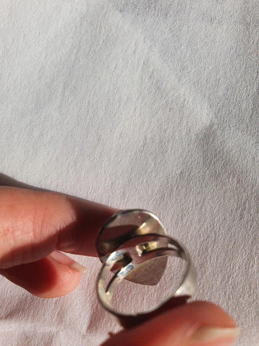 Bague fantaisie marron 
Bijoux et montres