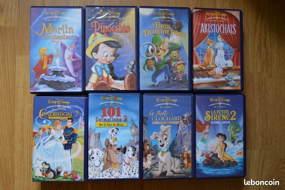 Cassettes VHS dessins anim&eacute;s Walt.Disney DVD et blu-ray