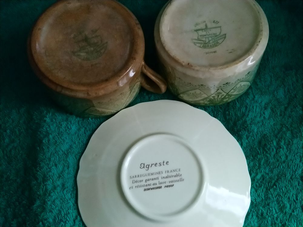  Tasse Creil et Montereau-LABRADOR
+sous tasse Sarreguemines 