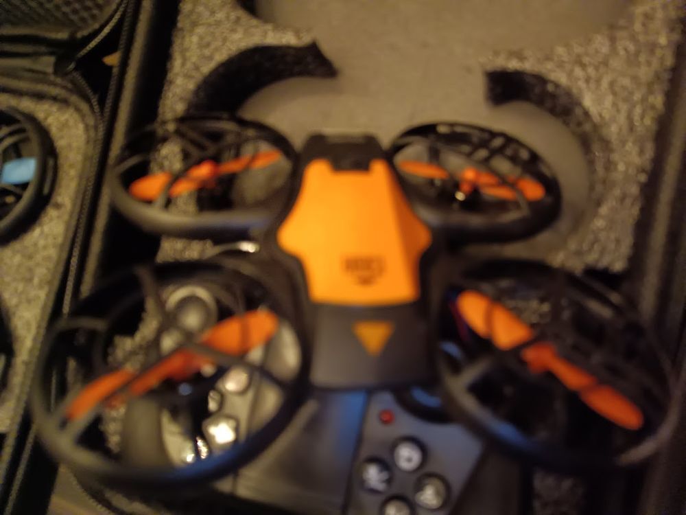 Deux drones V8 , un avec camera android Sports