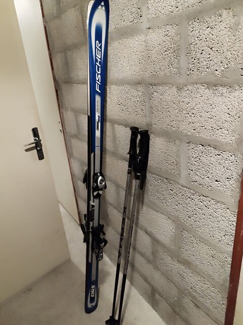 ski parabolique 1m77 avec ses batons 15 Aix-les-Bains (73)