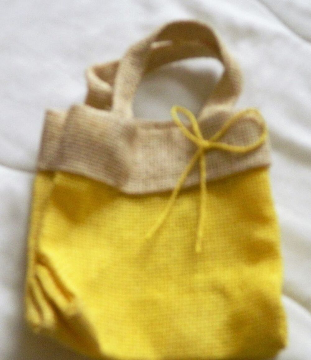Petit panier jaune pour plante en pot Jardin