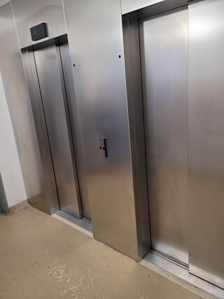  Parking / Garage � louer 10 m� Paris