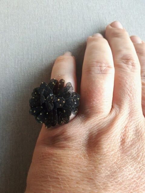 Bague fleur noir, dor et argent 1 La Fert-sous-Jouarre (77)