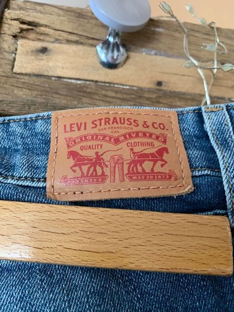 Deux jeans 50 Vincennes (94)