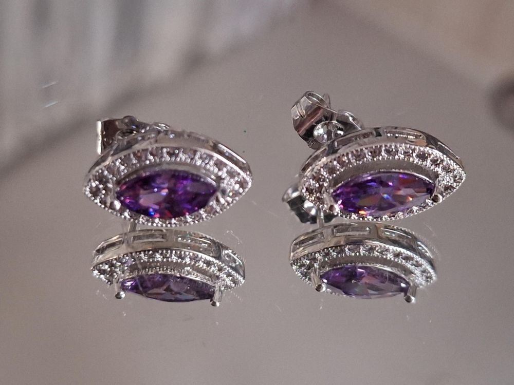 Pendentifs raffin&eacute;s et parures en pierreries Bijoux et montres