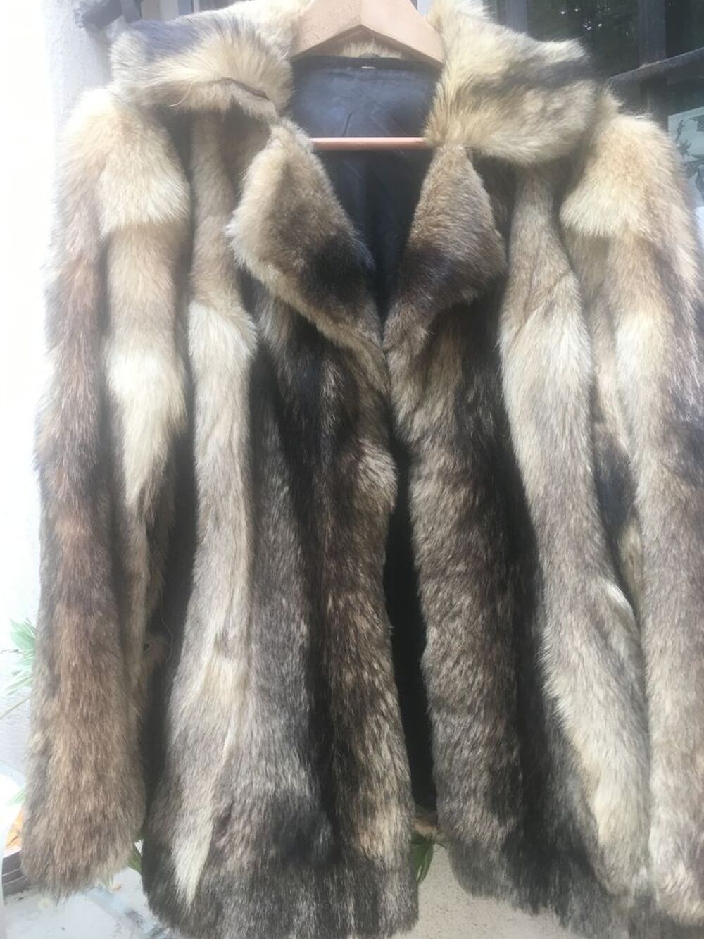 Magnifique Manteau fourrure en loup 3/4 Vêtements