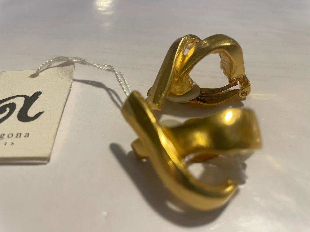BO Clip dor&eacute;e croisillon ANTIGONA Bijoux et montres