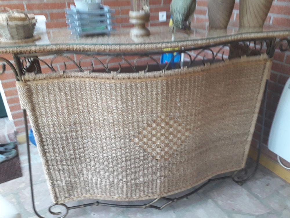 Ensemble bar +,2 chaises hautes Meubles