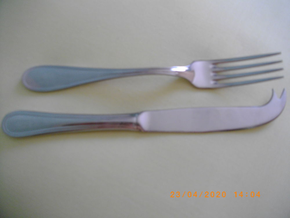 COUTEAU ET FOURCHETTE A FROMAGE Electroménager