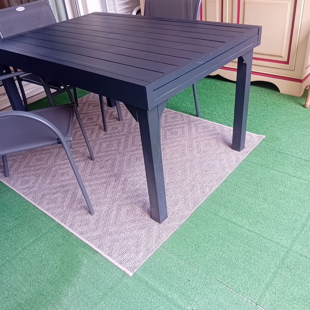 Table ext&eacute;rieur extensible 6 &agrave; 10 places, grise Jardin