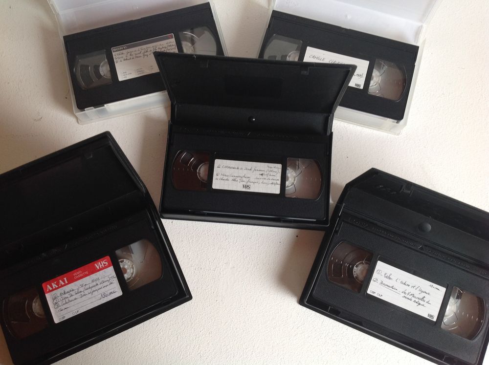 CINQ K7 VID&Eacute;OS 4 SONY ET UNE AKAI 180/240mn Envoi Possible
DVD et blu-ray