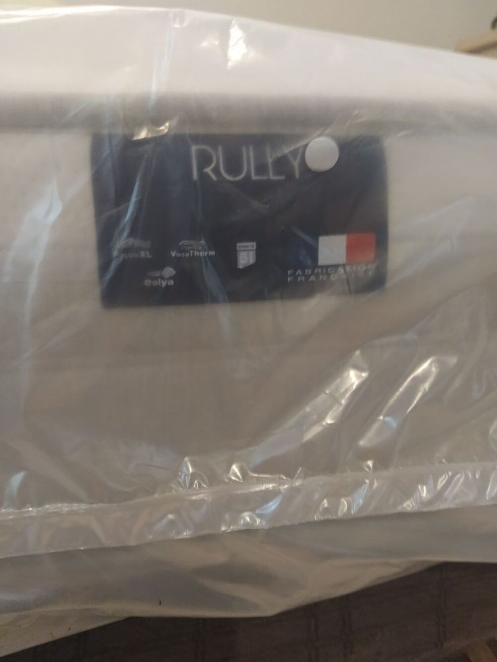 matelas neuf emball&eacute; marque fran&ccedil;aise. Meubles