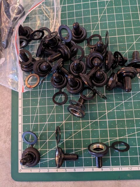 10X ISOLATEUR POUR INTERRUPTEUR A BASCULE ON/OFF
10 BOUCHONS 4 Marseille 13 (13)