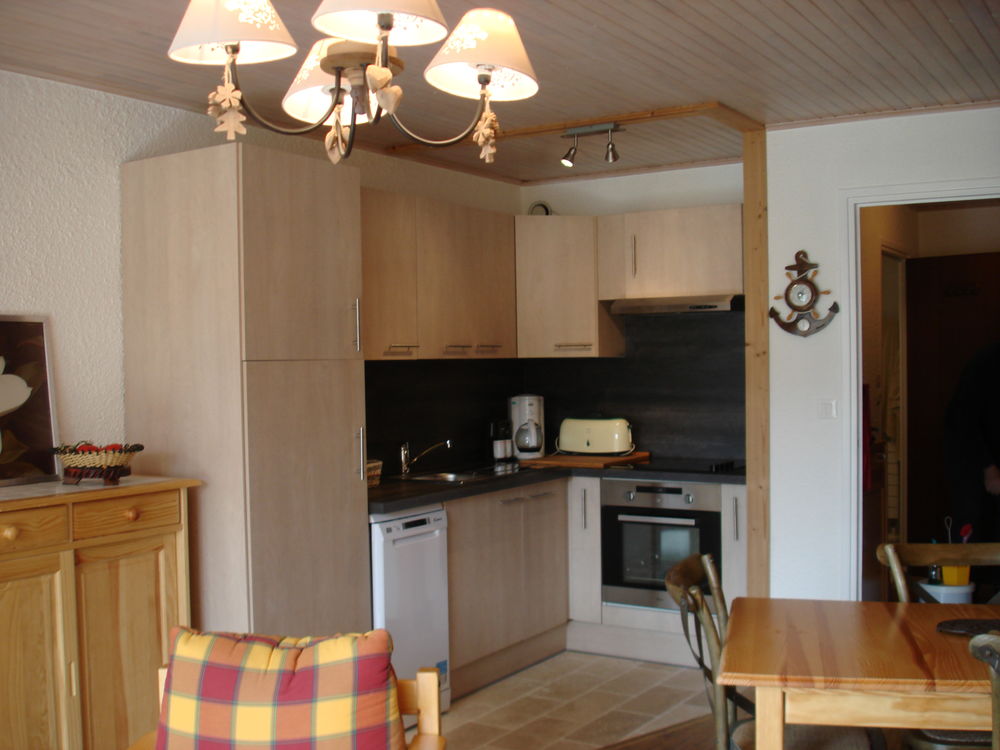   APPARTEMENT RENOVE PIED DES PISTES AVEC GARAGE FERME .
Rhône-Alpes, Les Deux Alpes (38860)