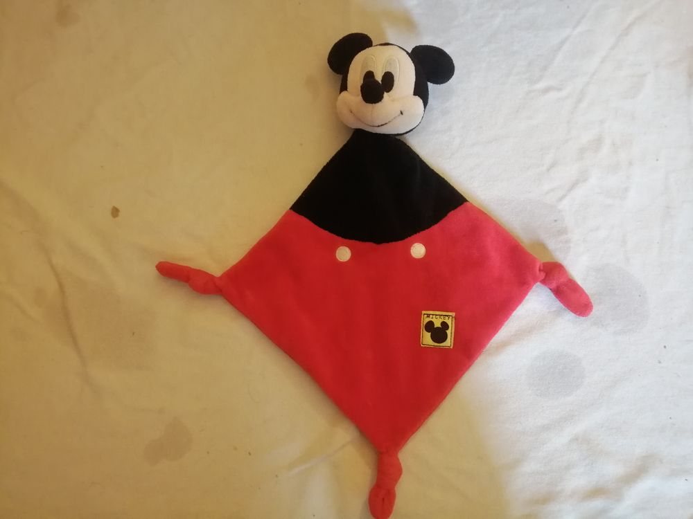 Doudou mickey Puériculture