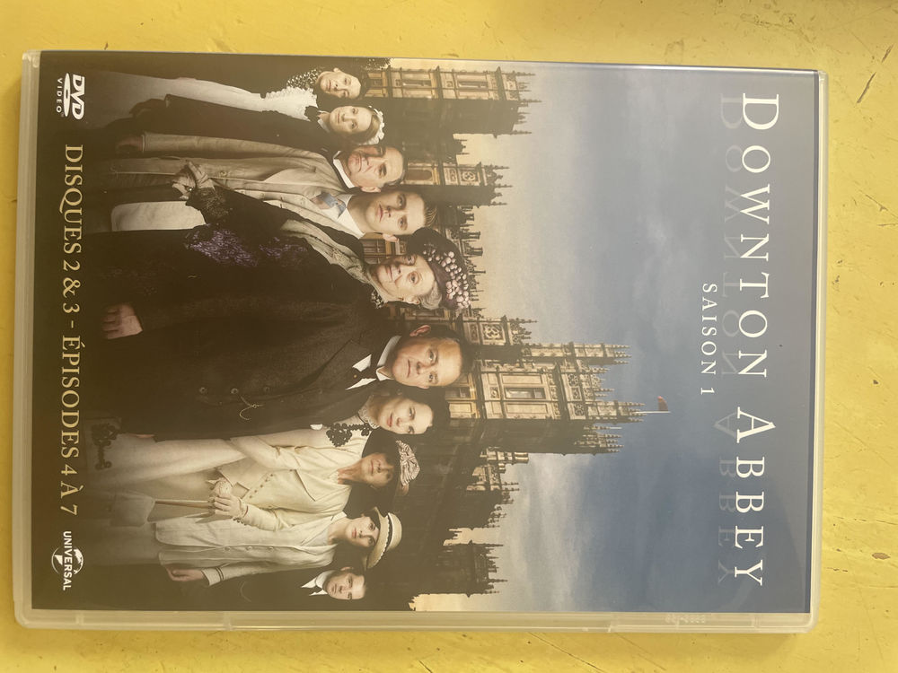 DVD coffret DOWNTON ABBEY SAISON 1 avec 3 dvd DVD et blu-ray