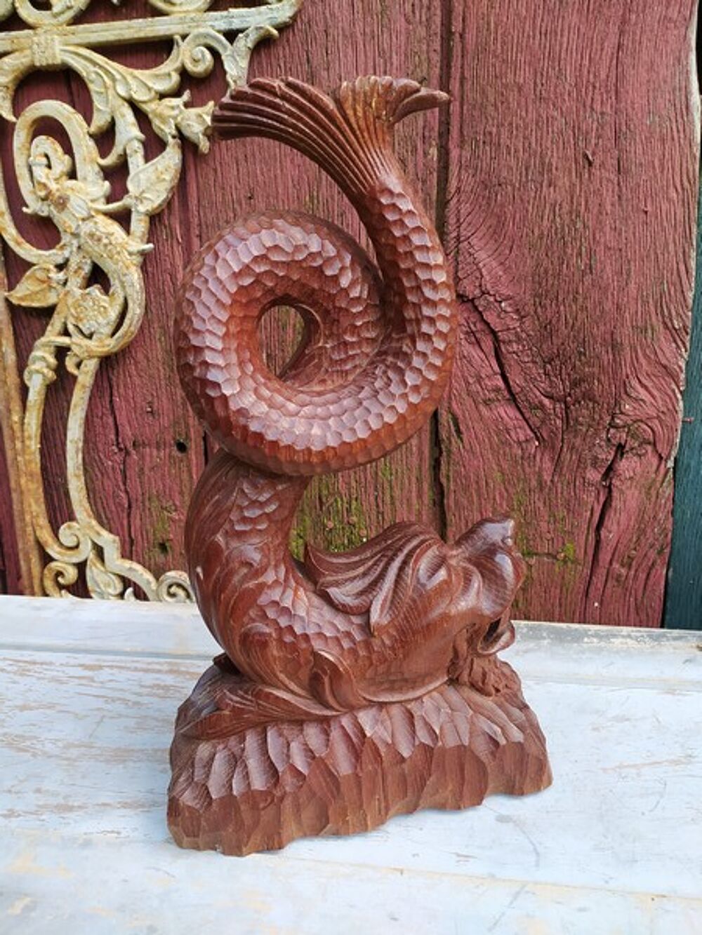 Sculpture Poisson Dauphin de Neptune Acanthe Bois Sculpt&eacute; Décoration