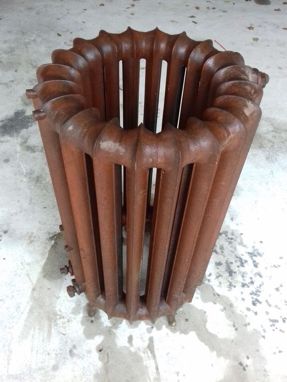 Radiateur ancien fonte circulaire
Bricolage