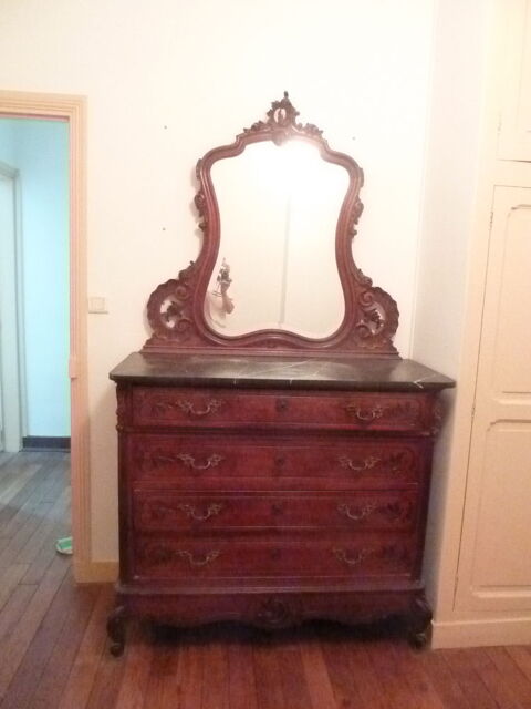 commode en noyer et marbre- bon état générale- Auxerre (89)