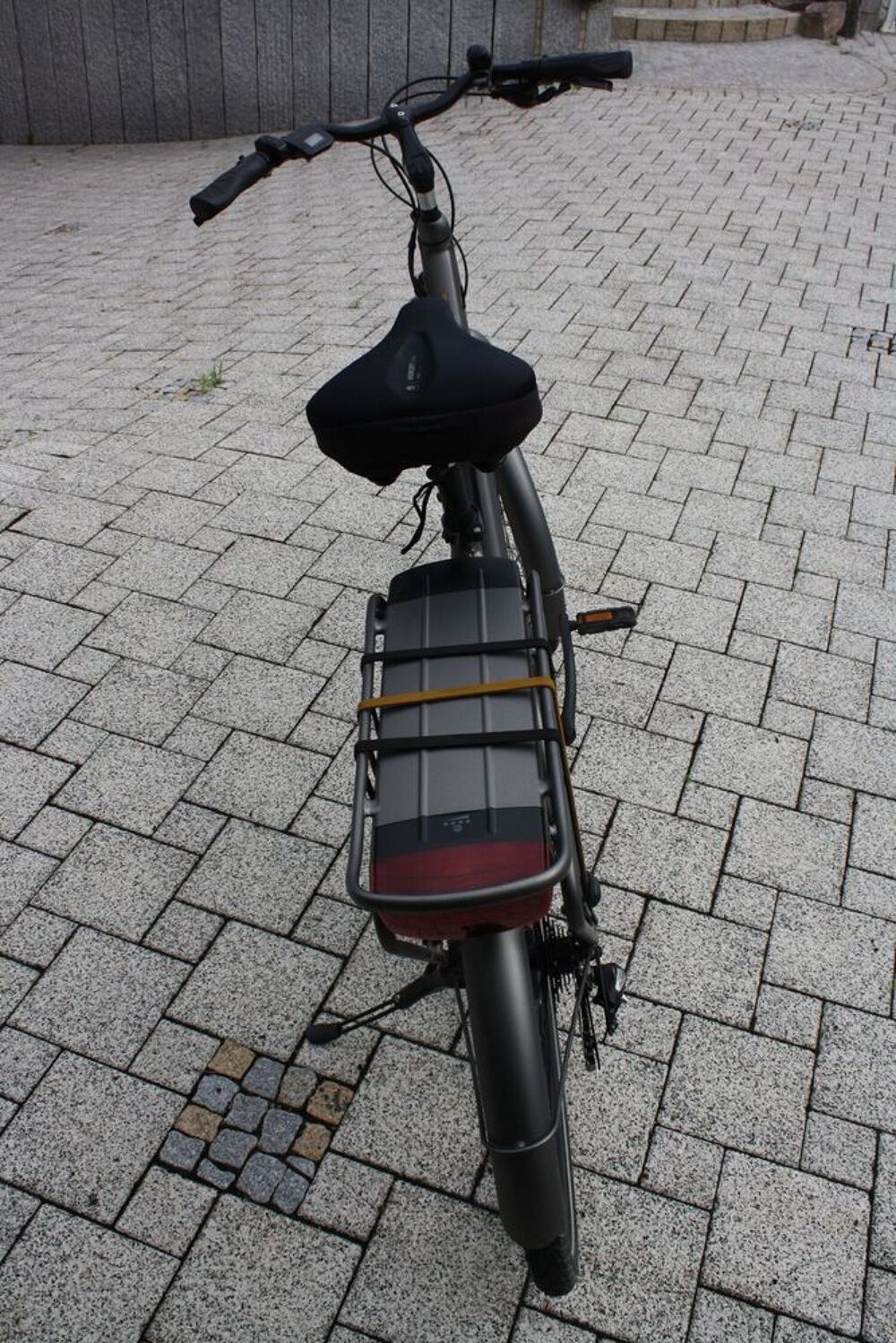 VTC &eacute;lectrique ROCKMACHINE M800 tr&egrave;s bon &eacute;tat Vélos