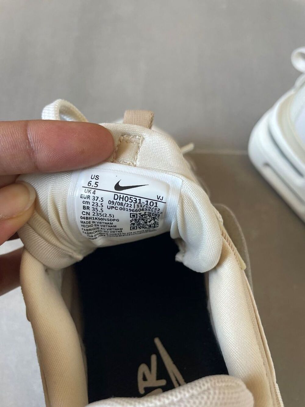 Air Max Furyosa beige Chaussures
