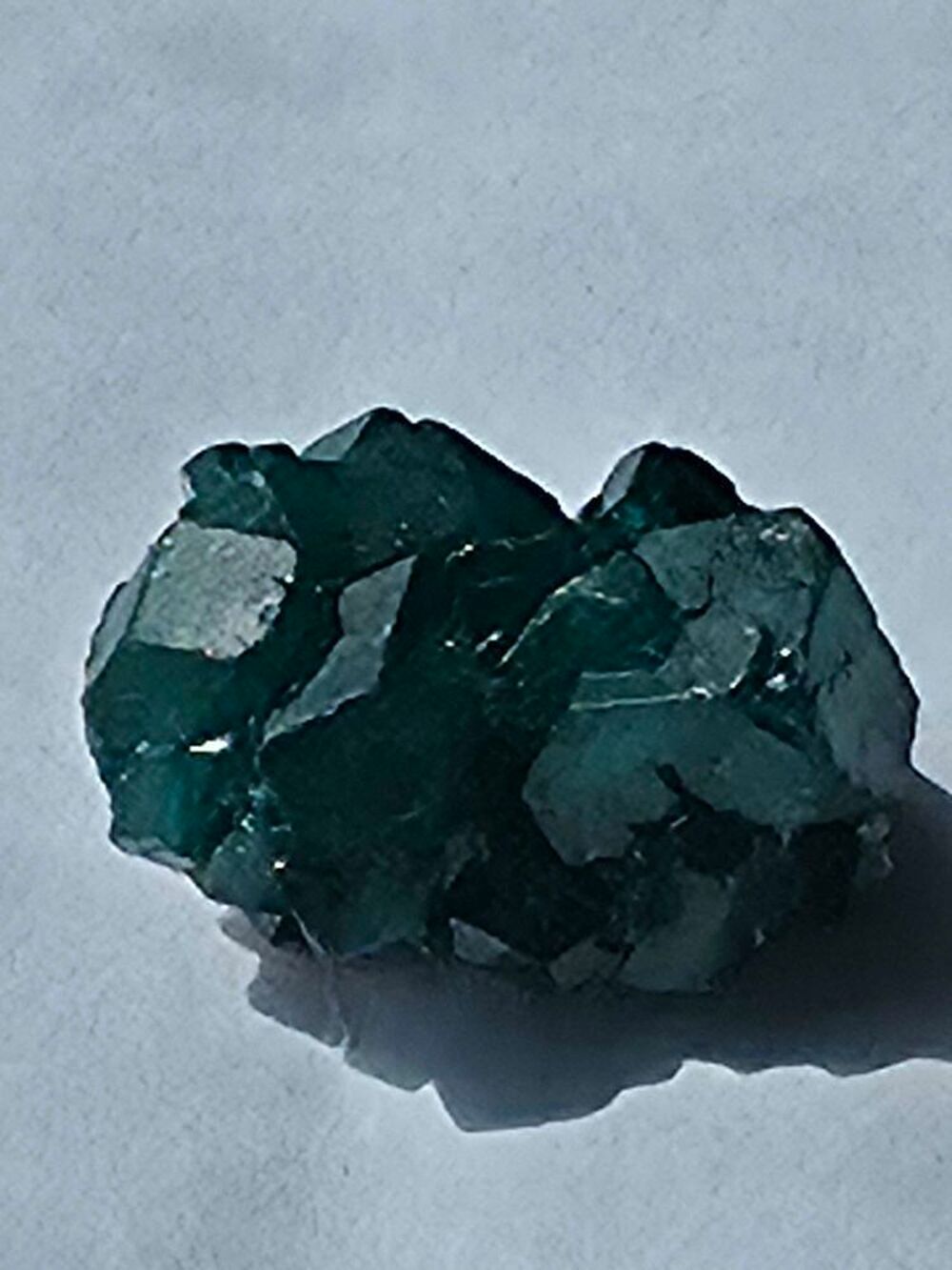 V&eacute;ritable cristal de Dioptase vert &eacute;meraude sur matrice (3g) 