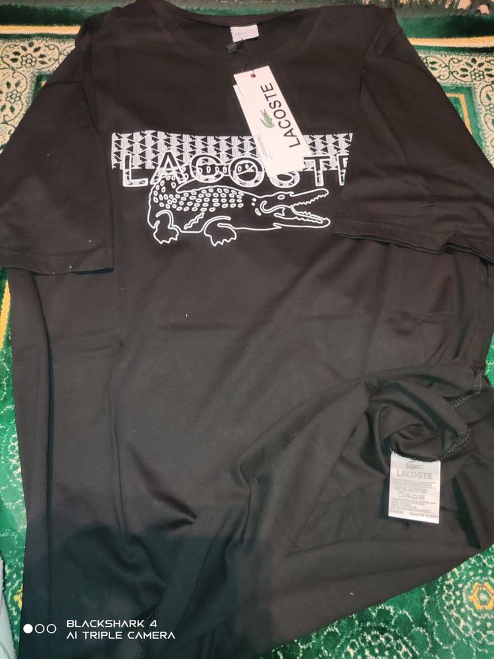 Tee shirt Lacoste ? 25 euro ?(uniquement en noir dispo) Vêtements